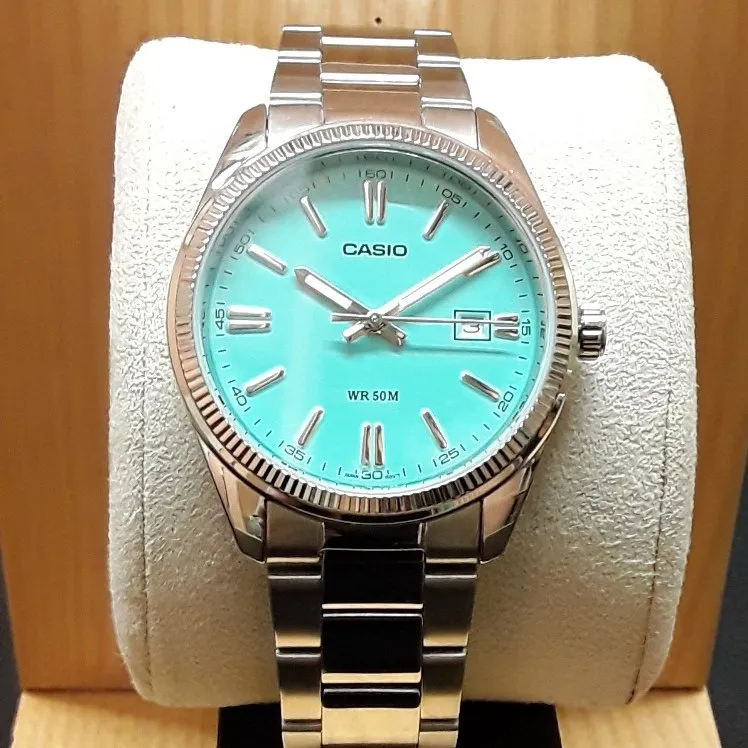 Montre Homme CASIO Cadran fond Turquoise